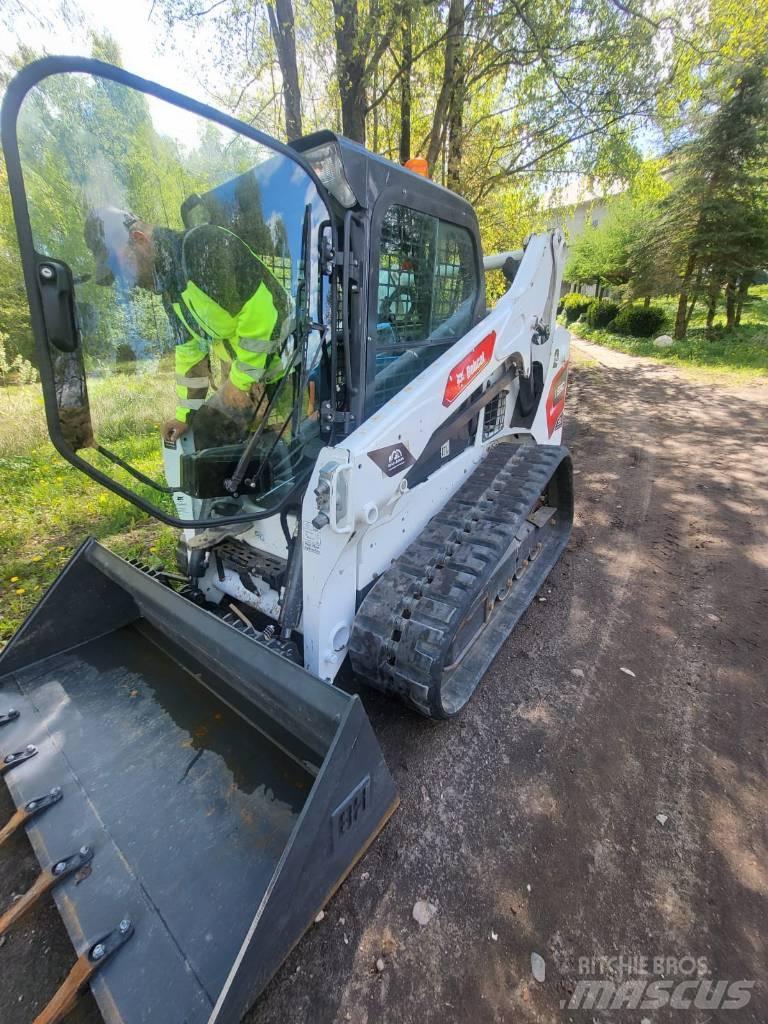 Bobcat T 590 スキッドステアローダー