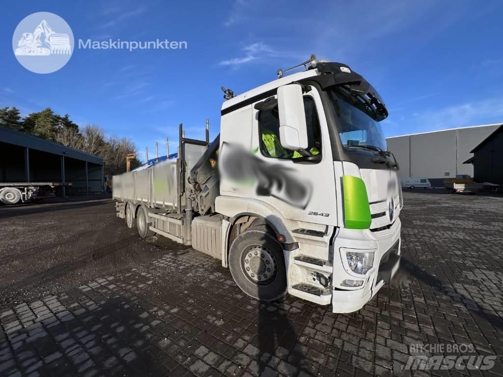 Mercedes-Benz 2543 クレーントラック、ユニック車