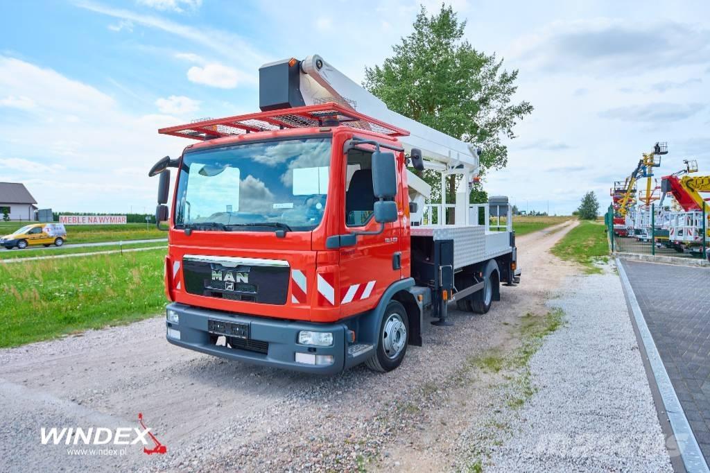Ruthmann T 300 トラック高所作業車