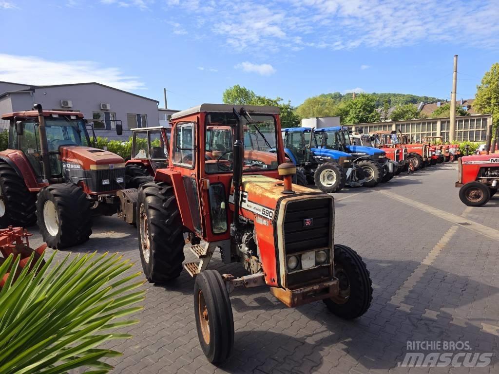 Massey Ferguson 590 トラクター