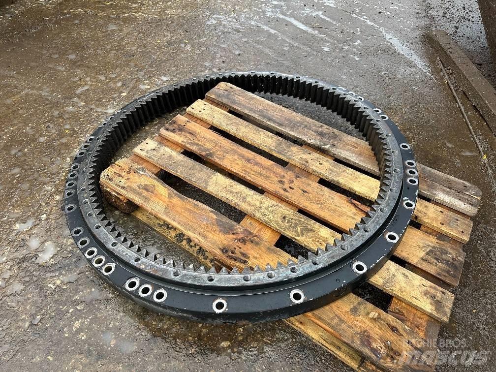 CAT 323 slew ring アクスル