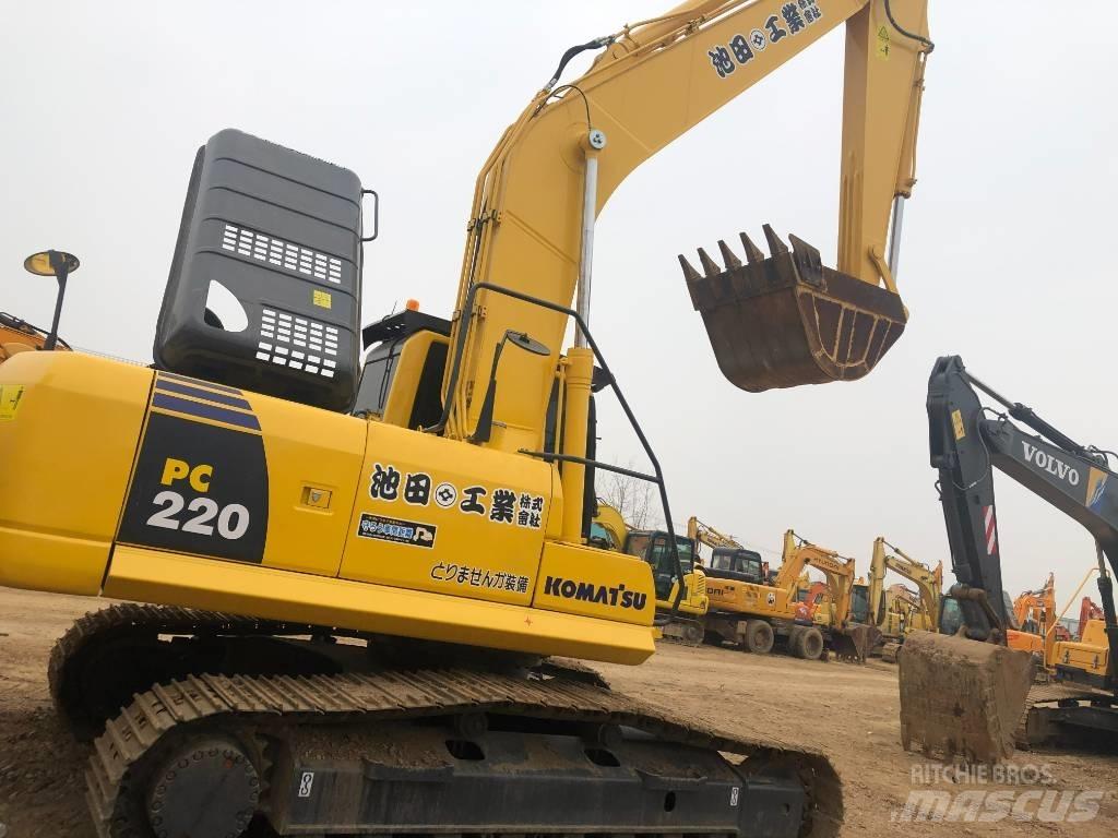 Komatsu 220-8 大型油圧ショベル12t以上（パワーショベル・ユンボ）