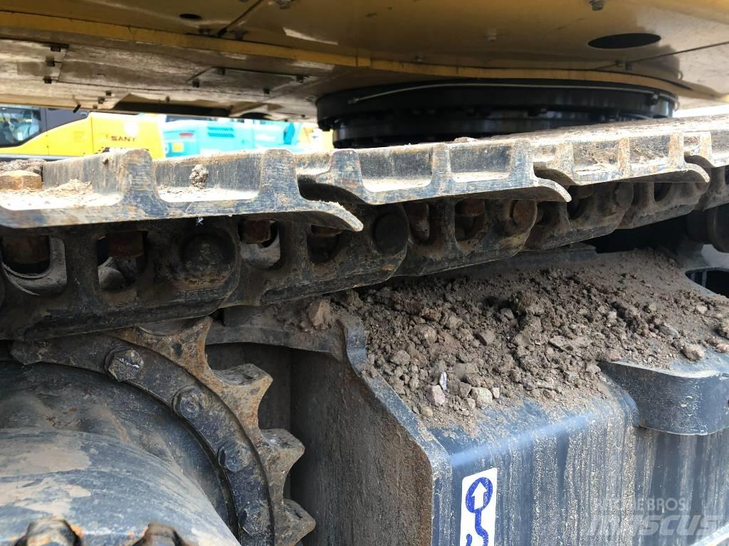 Komatsu 220-8 大型油圧ショベル12t以上（パワーショベル・ユンボ）