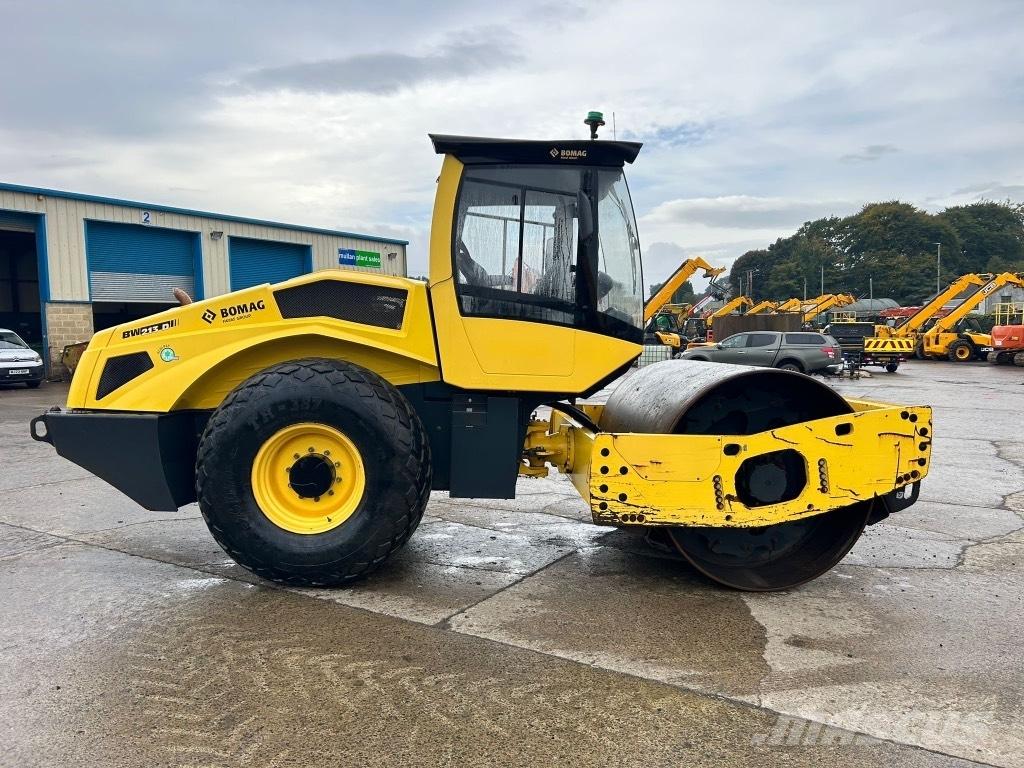 Bomag BW213 D-5 振動ローラ