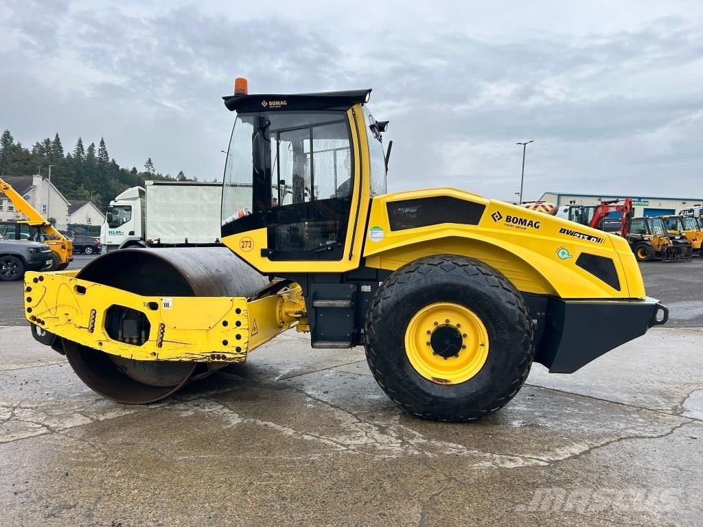 Bomag BW213 D-5 振動ローラ