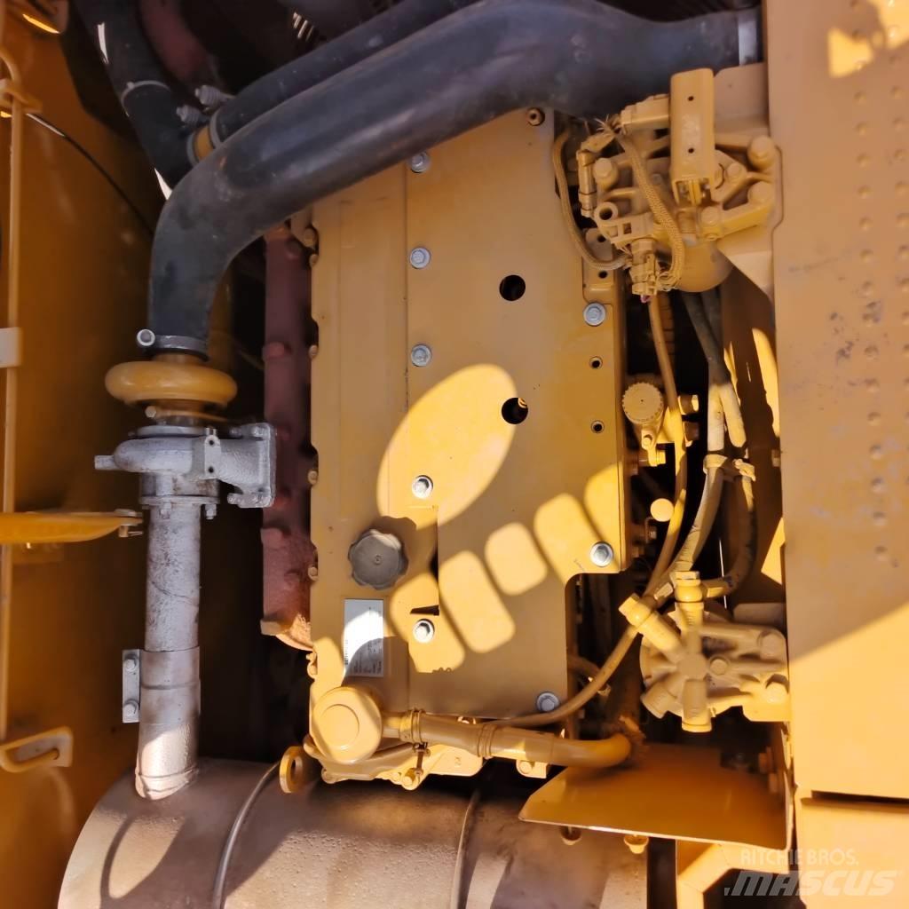 CAT 320 D 大型油圧ショベル12t以上（パワーショベル・ユンボ）