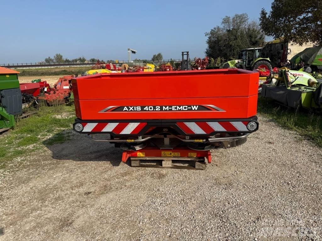 Kuhn AXIS 40.2 ブームスプレイヤー