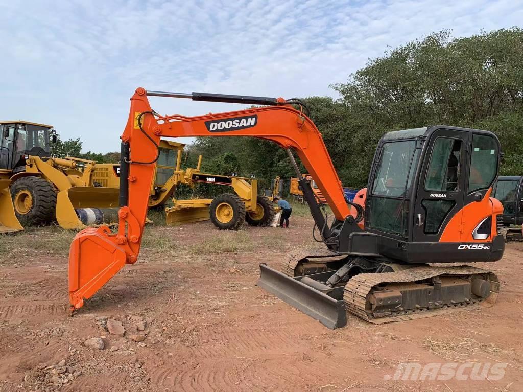 Doosan DX 55 ミニ油圧ショベル 7t以下（ミニユンボ・ミニディガー）
