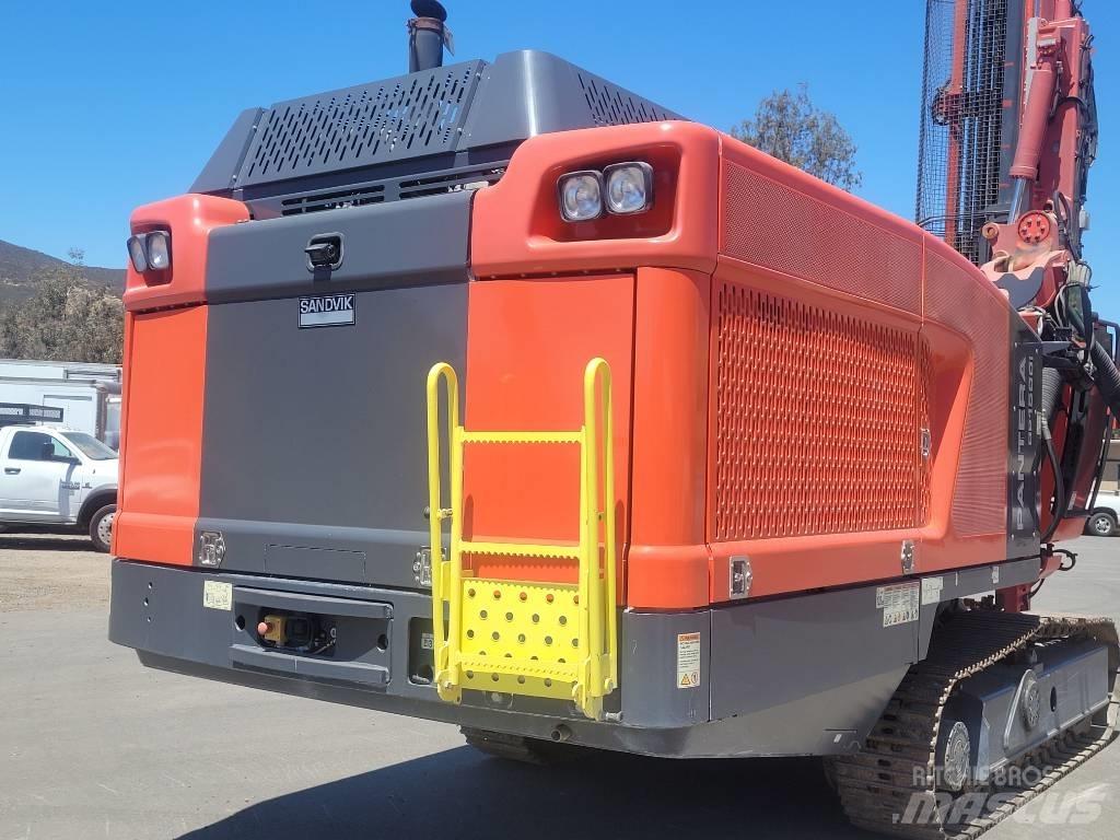 Sandvik DP 1500 i サーフェイスドリルリグ