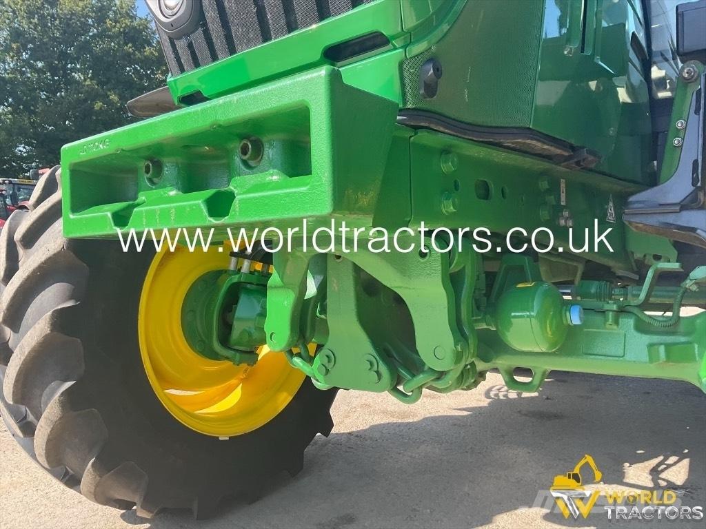 John Deere 6130 R トラクター