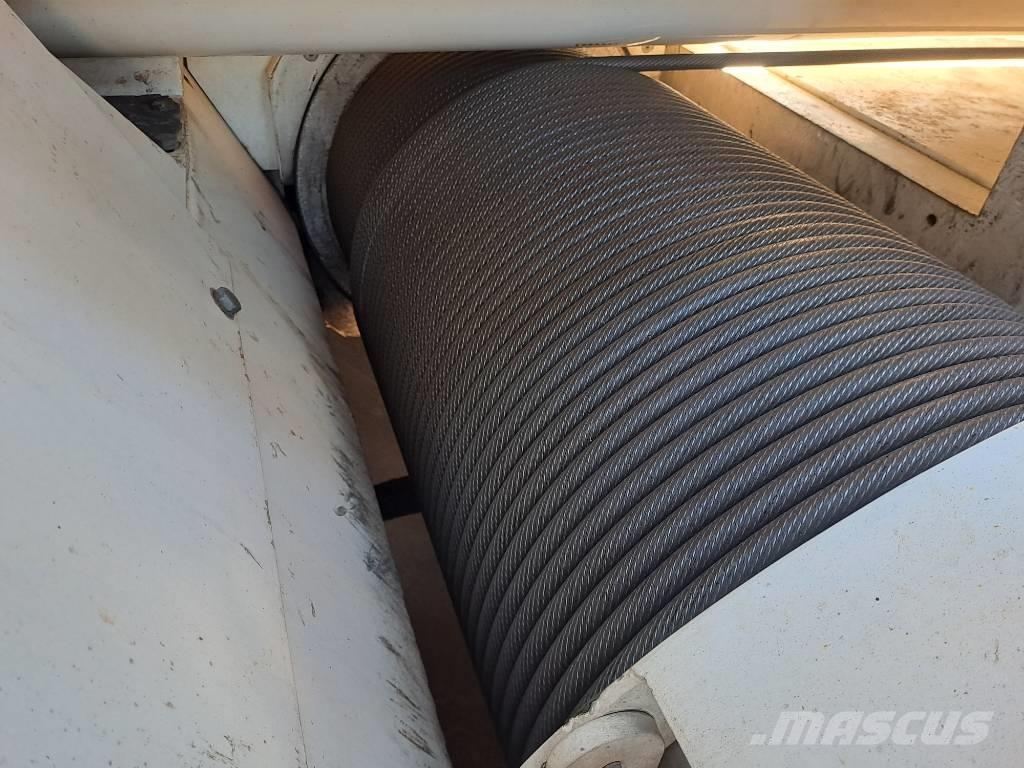 Spierings SK599AT5 自動直立クレーン