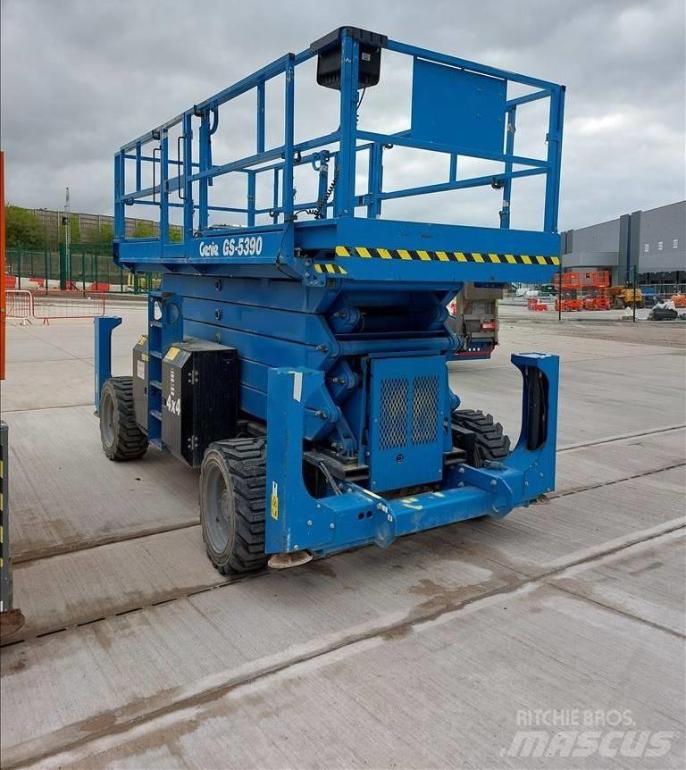 Genie GS 5390 RT シザースリフト