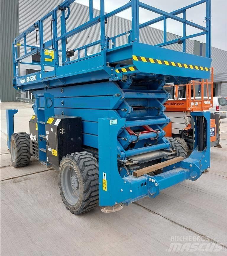 Genie GS 5390 RT シザースリフト