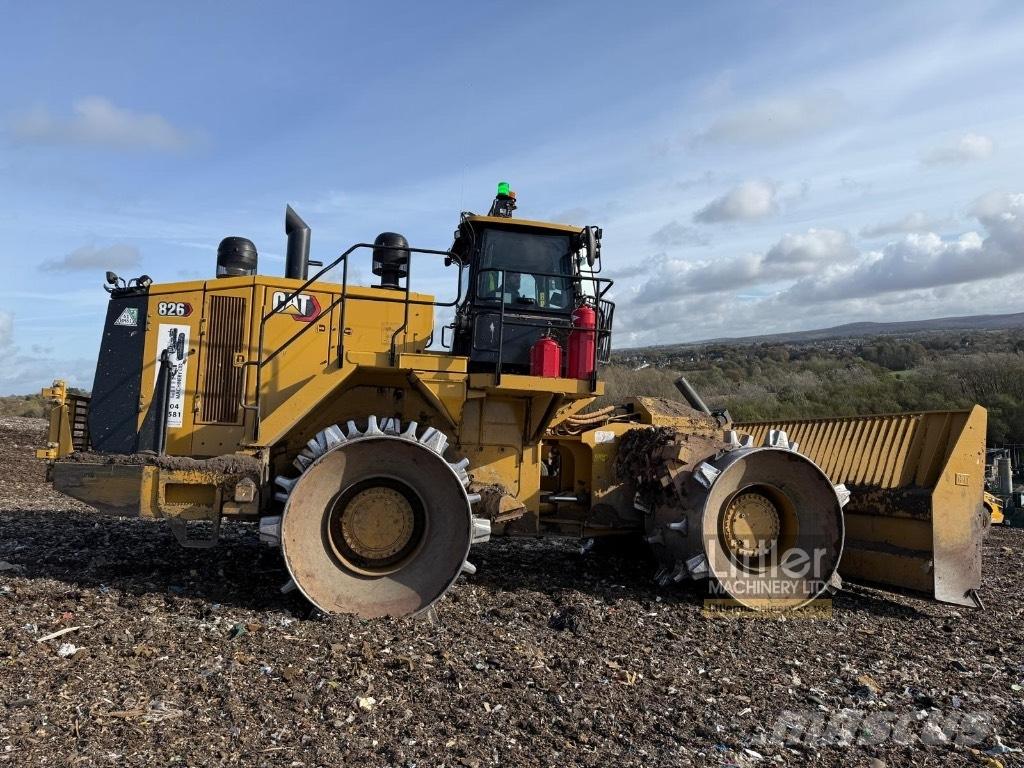 CAT 826 廃棄物コンパクター