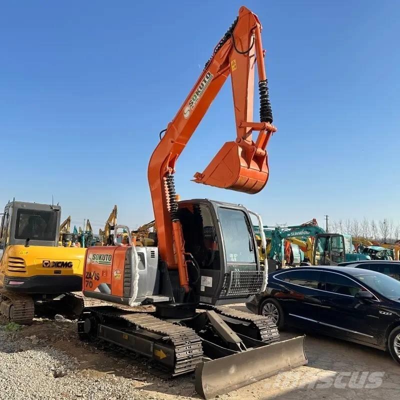Hitachi ZX 70 ミニ油圧ショベル 7t以下（ミニユンボ・ミニディガー）