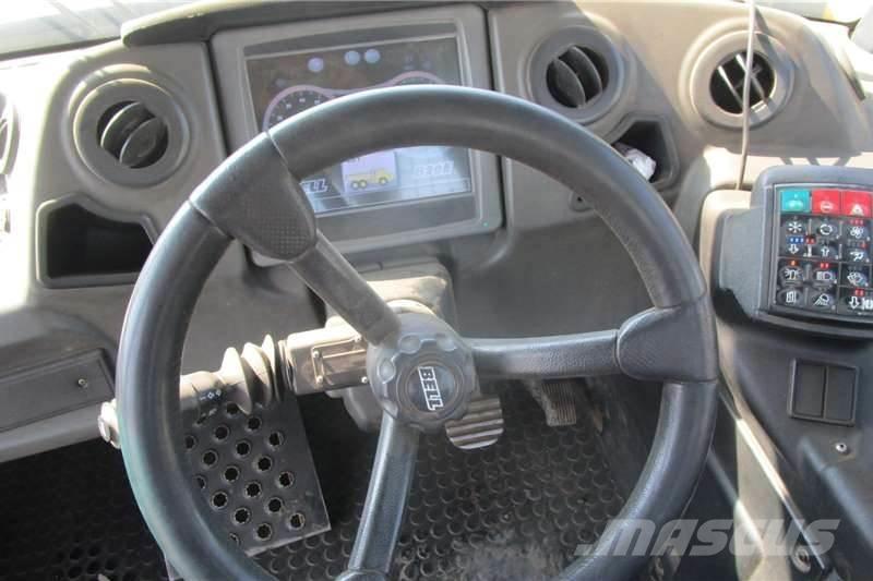 Bell B20E 6X4 アーティキュレート式ダンプトラック