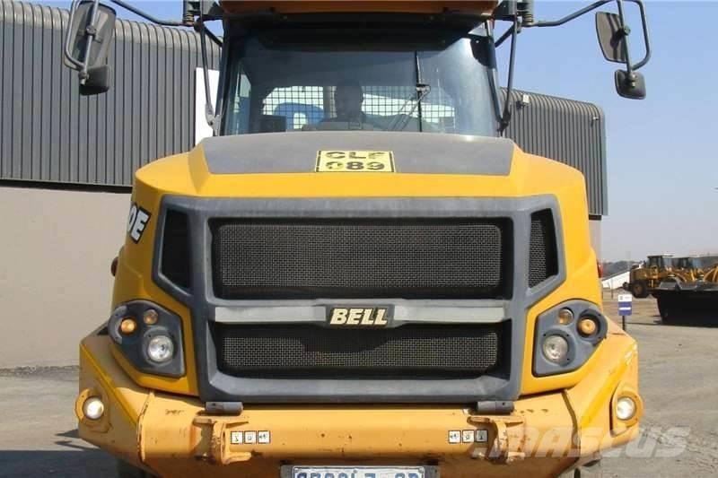 Bell B20E 6X4 アーティキュレート式ダンプトラック