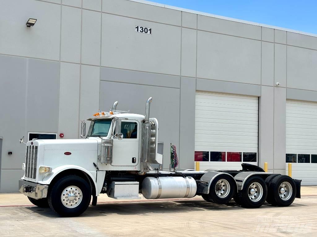 Peterbilt 388 中古トラクターヘッド | トレーラーヘッド