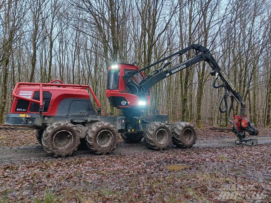 Komatsu 901 XC ハーベスター
