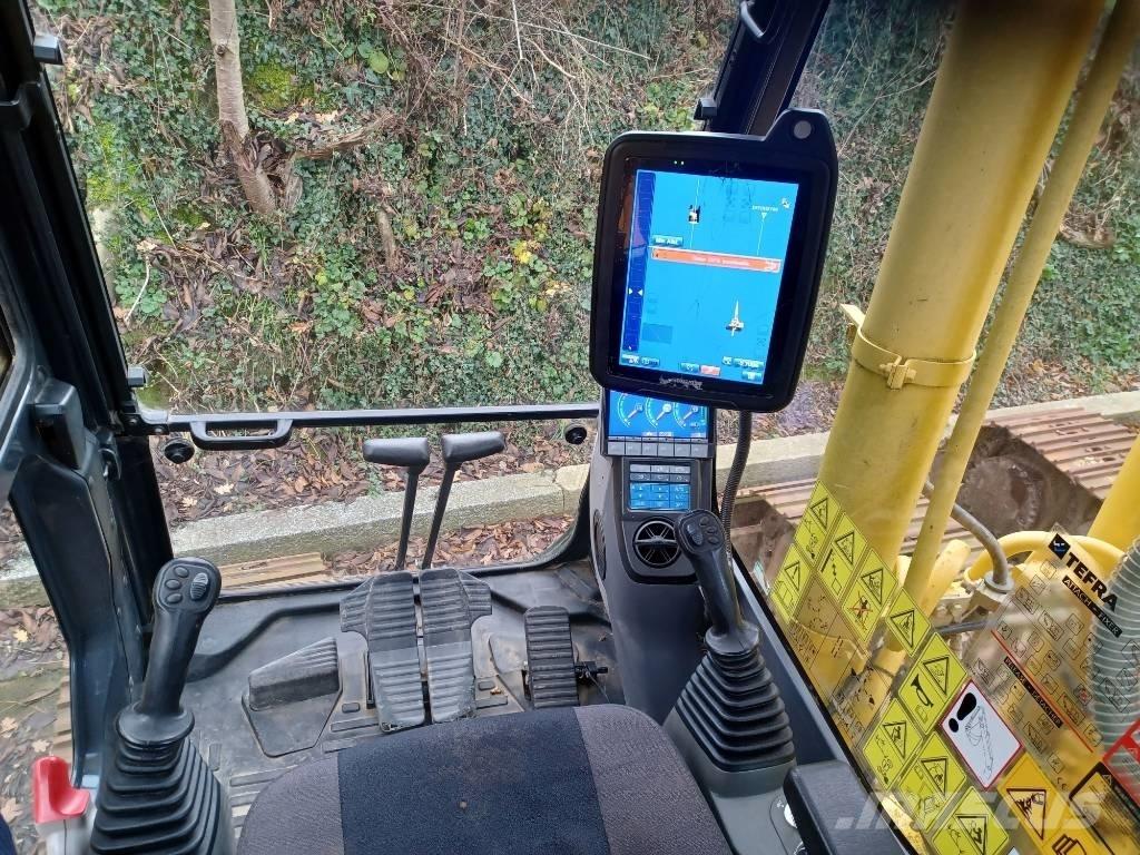 Komatsu PC 210 LC 大型油圧ショベル12t以上（パワーショベル・ユンボ）