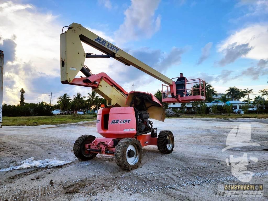 JLG 600 A ブームリフト　屈伸型