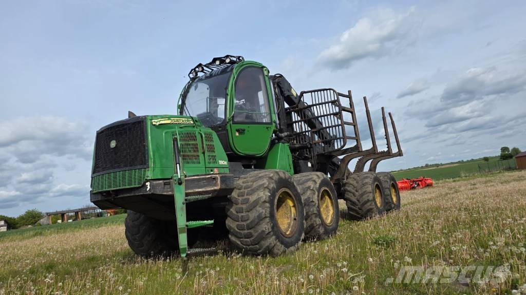 John Deere 1110 E フォワーダー