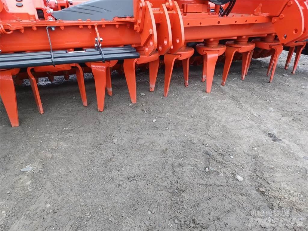 Kuhn HR 3020 パワーハローとロータリーハロー