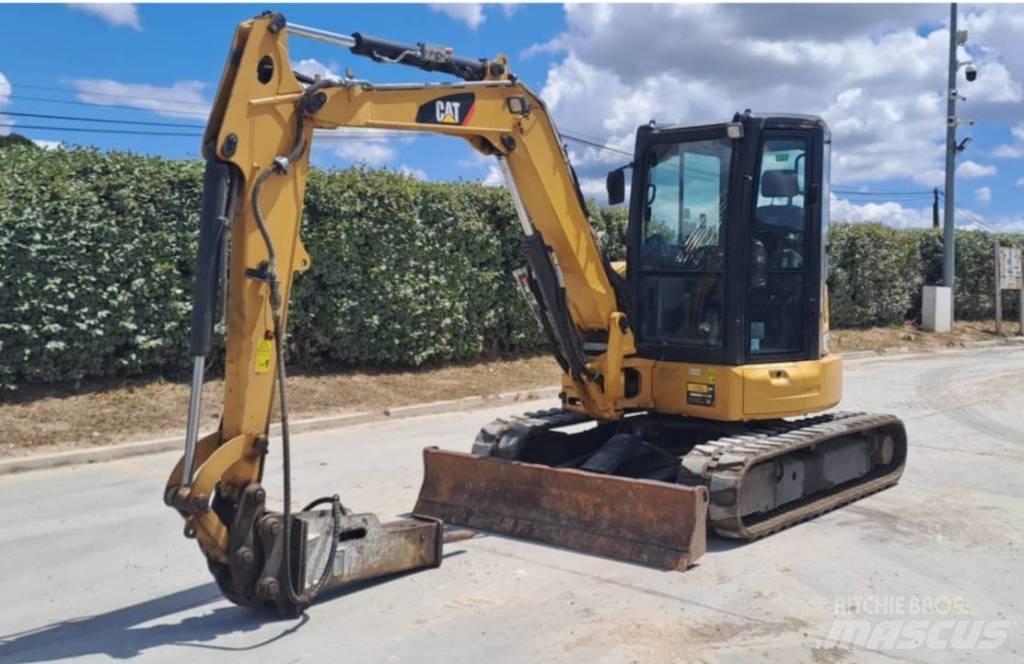CAT 305 E2 CR ミニ油圧ショベル 7t以下（ミニユンボ・ミニディガー）