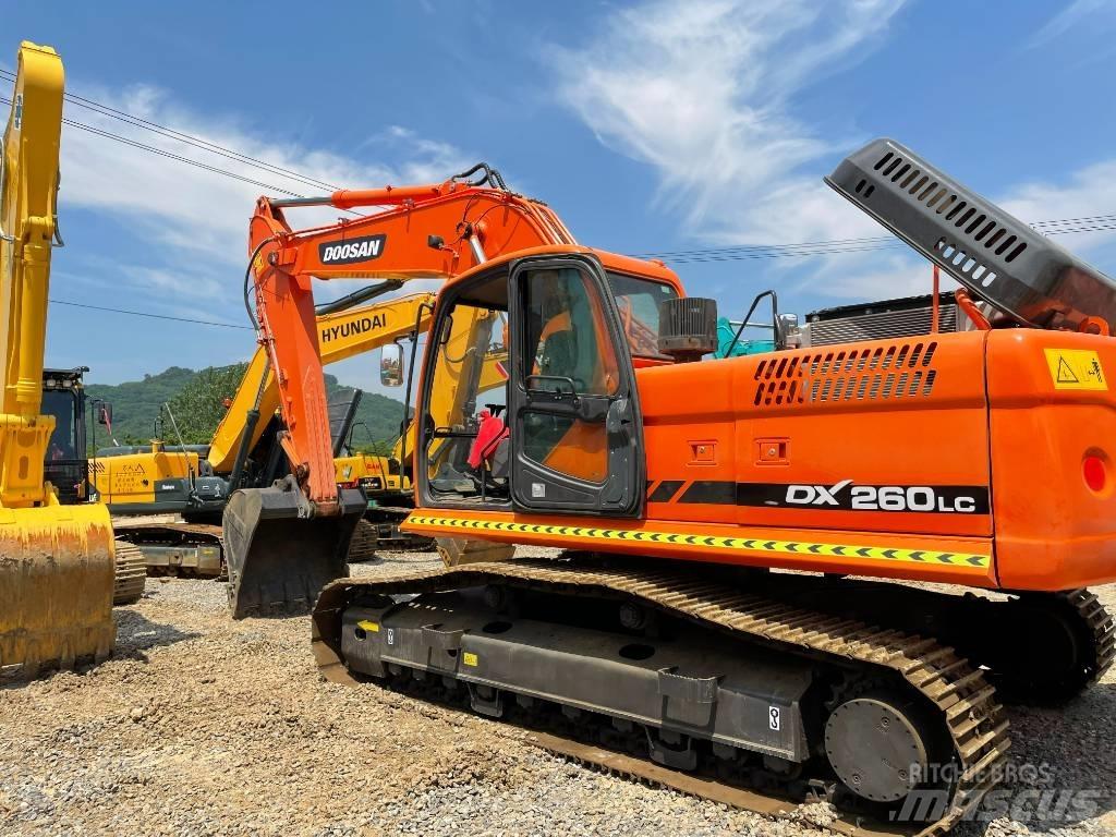 Doosan DX 260 大型油圧ショベル12t以上（パワーショベル・ユンボ）