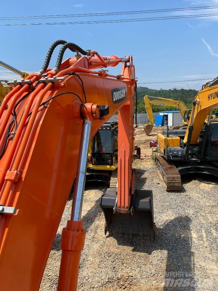 Doosan DX 260 大型油圧ショベル12t以上（パワーショベル・ユンボ）