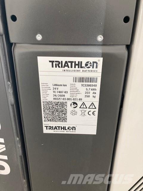 Atlet PLP 200 自走式スタッカー