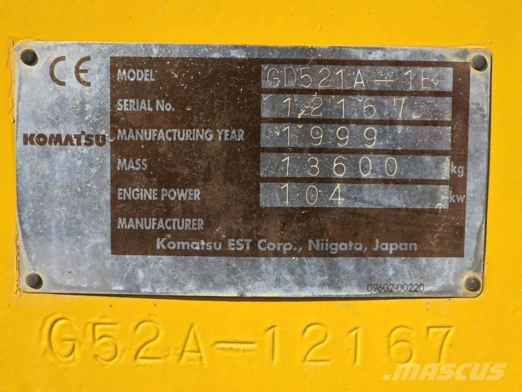Komatsu GD521A-1 モーターグレーダー