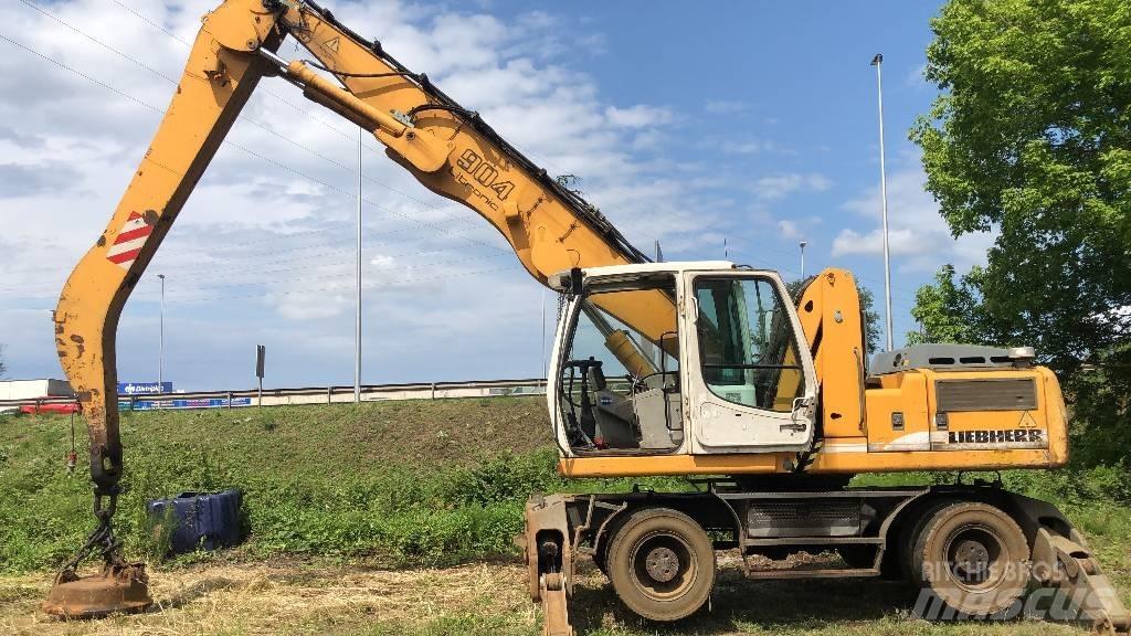 Liebherr A 904 C ホイール式油圧ショベル（パワーショベル・ユンボ・バックホー）