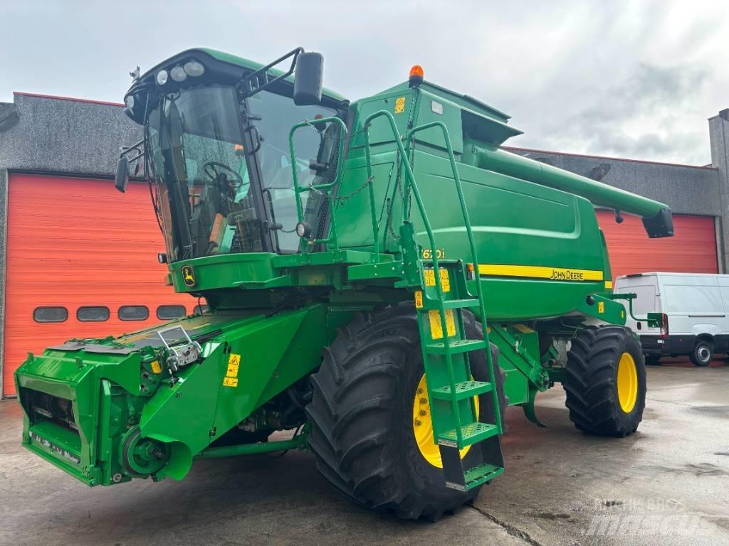 John Deere T 670 i コンバイン