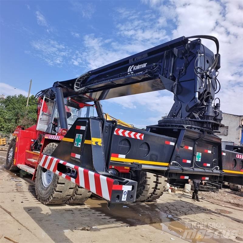 Kalmar DRF 450 リーチスタッカー