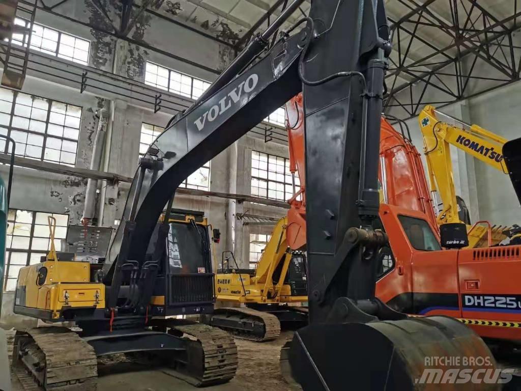 Volvo EC200D 大型油圧ショベル12t以上（パワーショベル・ユンボ）