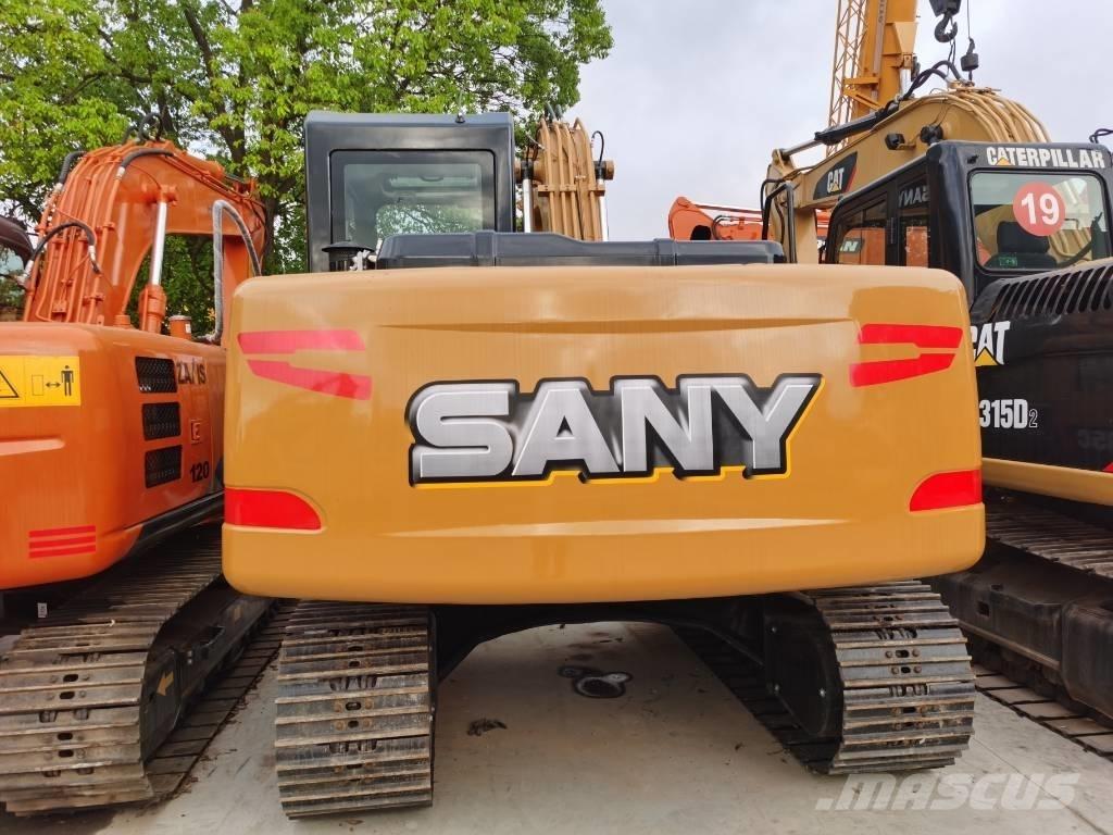Sany SY 135 C 大型油圧ショベル12t以上（パワーショベル・ユンボ）