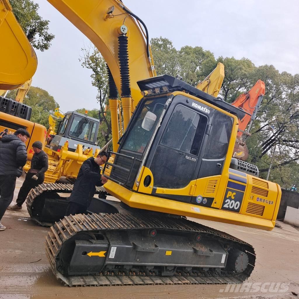 Komatsu PC 200-8N1 大型油圧ショベル12t以上（パワーショベル・ユンボ）