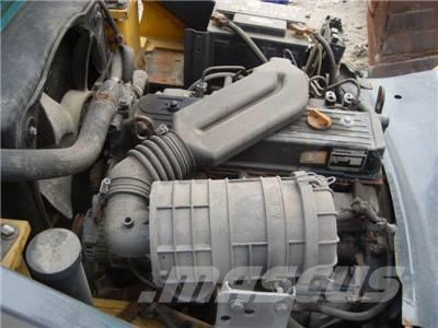 Komatsu FD 30 T-14 ディーゼル・軽油