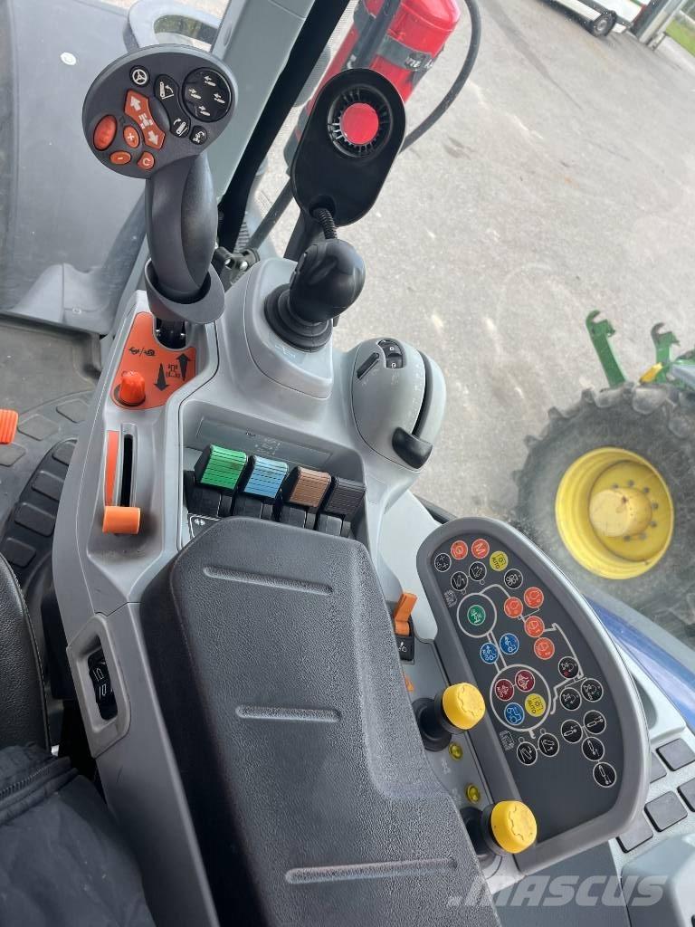 New Holland T 7.315 トラクター