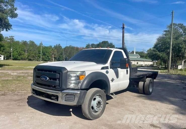 Ford F 550 平ボディー