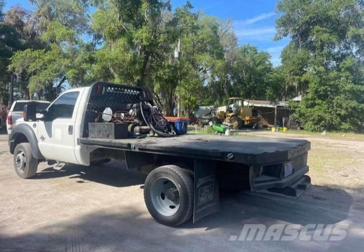 Ford F 550 平ボディー
