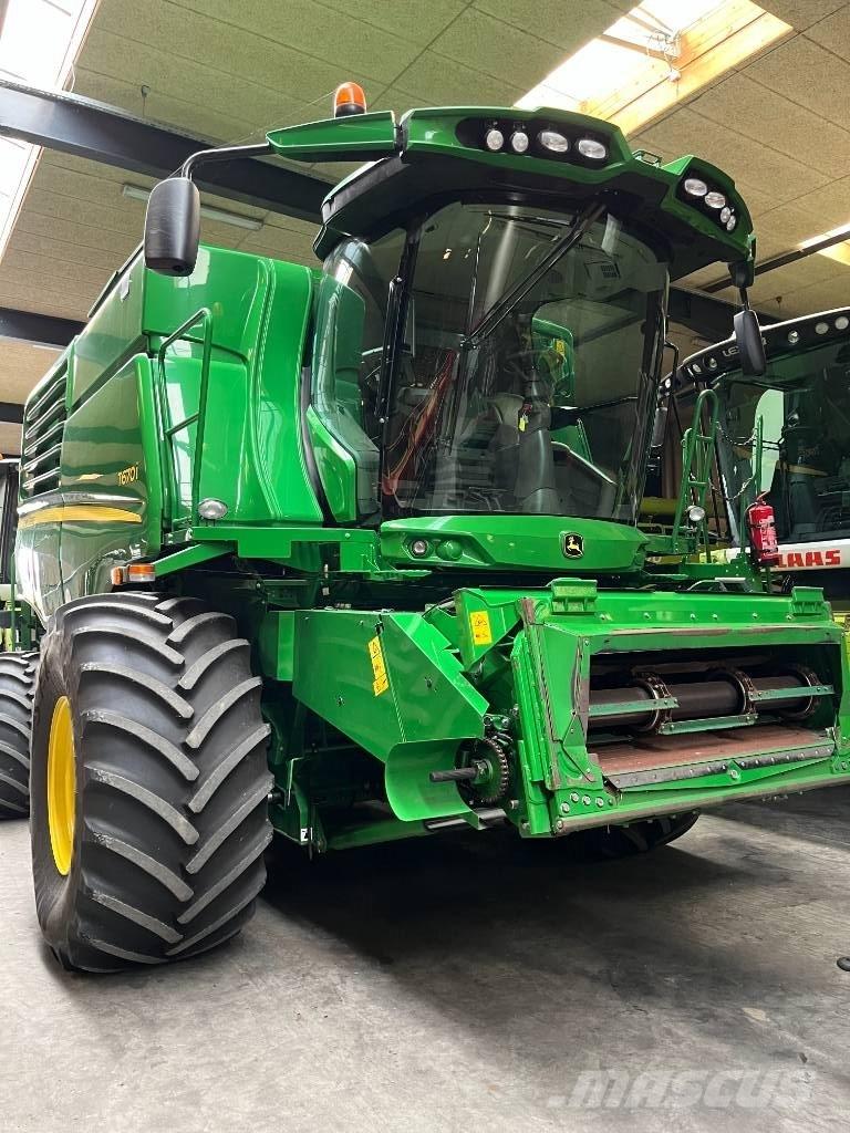 John Deere T670 コンバイン
