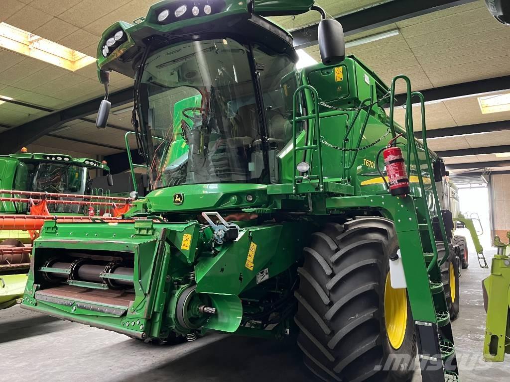 John Deere T670 コンバイン