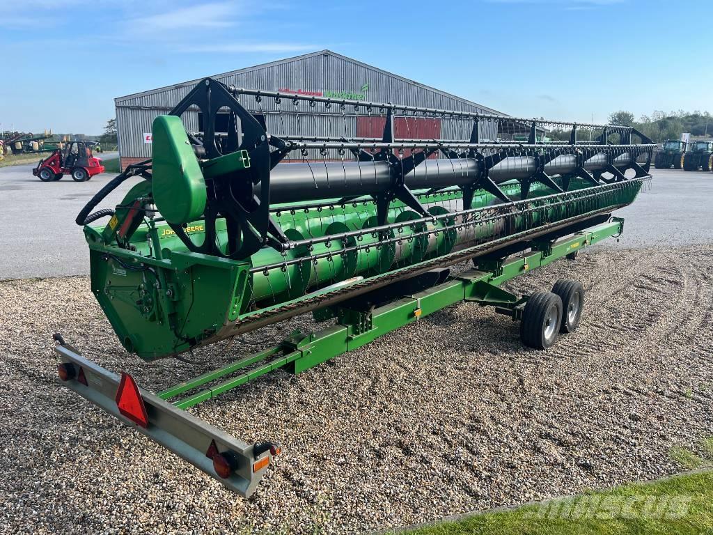 John Deere T670 コンバイン