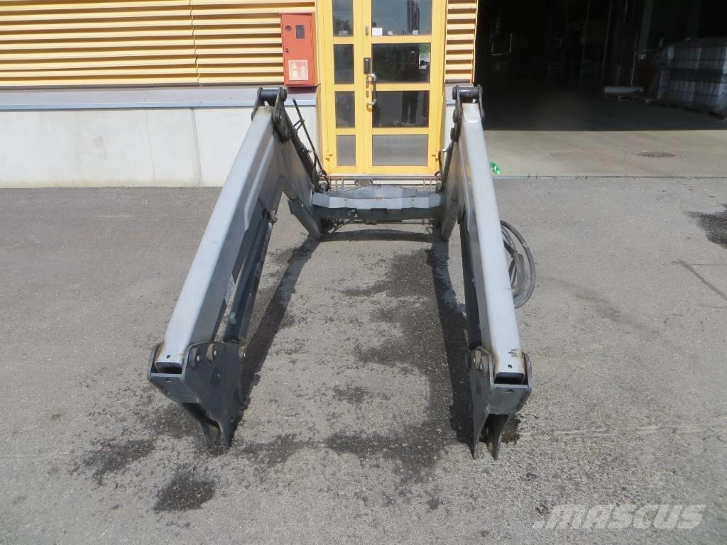 Quicke Q65 フロントローダーとディガー
