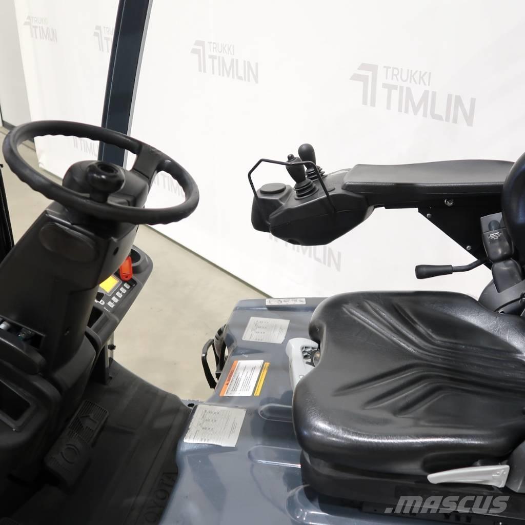 Toyota 8FBM20T バッテリーフォークリフト
