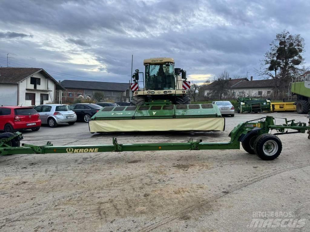 Krone Big X 850 自走式フォレージハーベスター