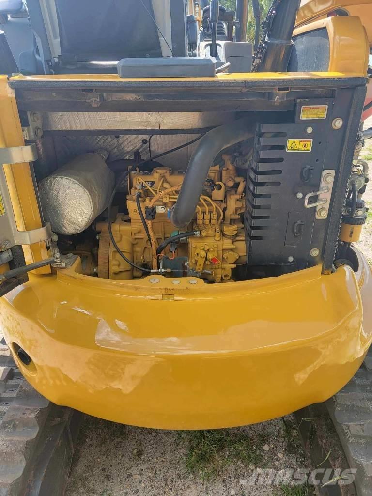 CAT 303 E CR ミニ油圧ショベル 7t以下（ミニユンボ・ミニディガー）