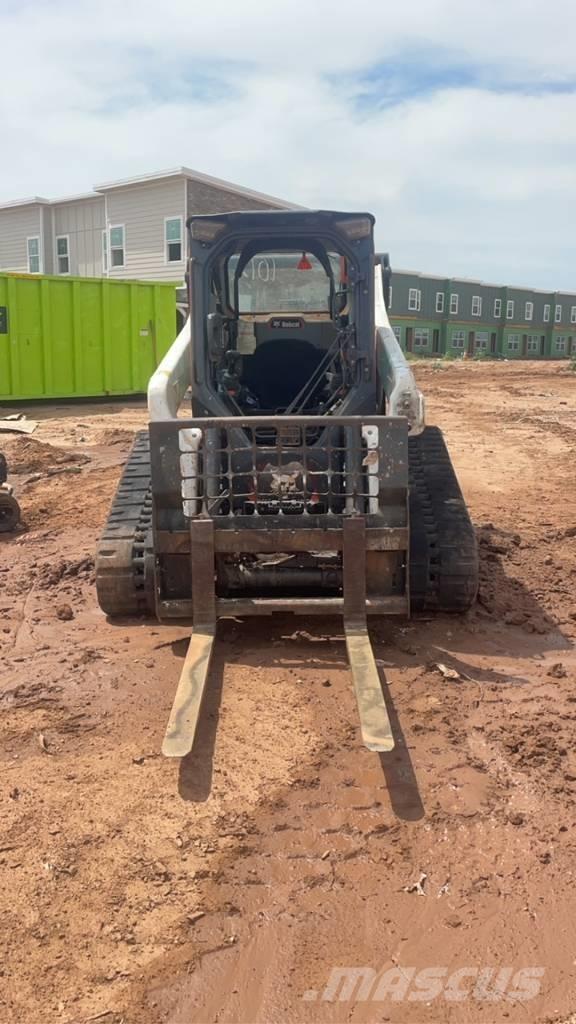 Bobcat T 76 スキッドステアローダー